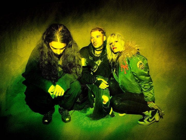 LIVE: DELI GIRLSLIVE: DELI GIRLS@Deck – Flucc / Flucc Wanne