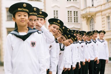 Die Wiener Sängerknaben und Wiener Chormädchen in der Hofburgkapelle - Klassik & Oper in Hofmusikkapelle, wien