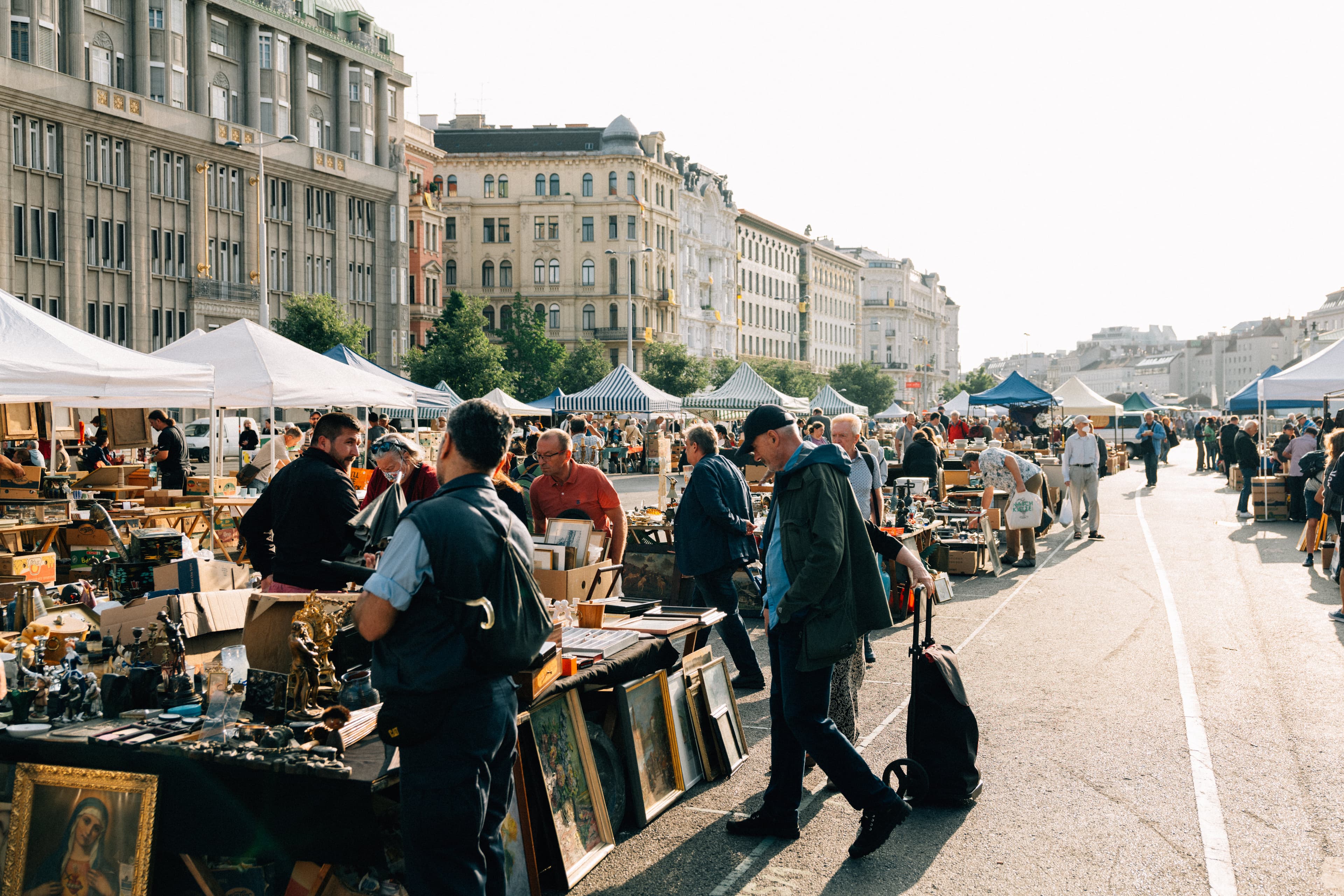 Flohmarkt beim Naschmarkt – Flohmarkt am Naschmarkt