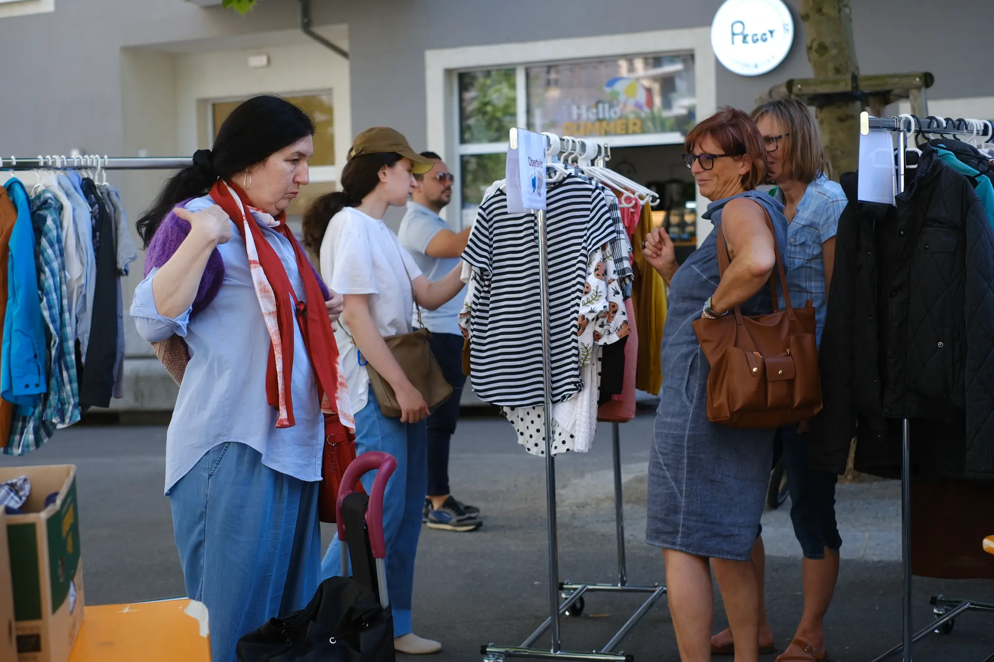 Seestädter Loop Kleidung, Schuhe und Accessoires für Groß und Klein tauschen und reparieren – Simone-de-Beauvoir-Platz
