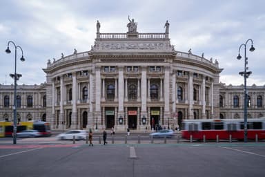 Egal - Theater & Comedy in Akademietheater, wien